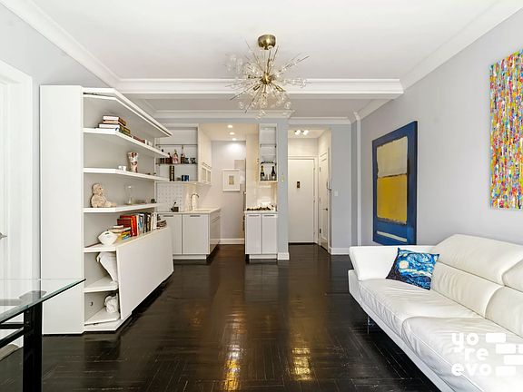 3rd image of 12 W 72nd St APT 6-J