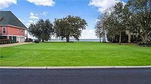 4th image of Northlake Dr