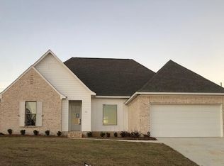 212 Baleigh Dr, Canton, MS 39046