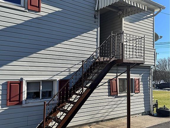 3rd image of 516 Heckman Ave