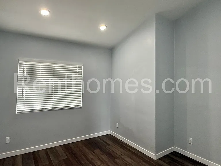 1410 Shoshone St — Photo 12