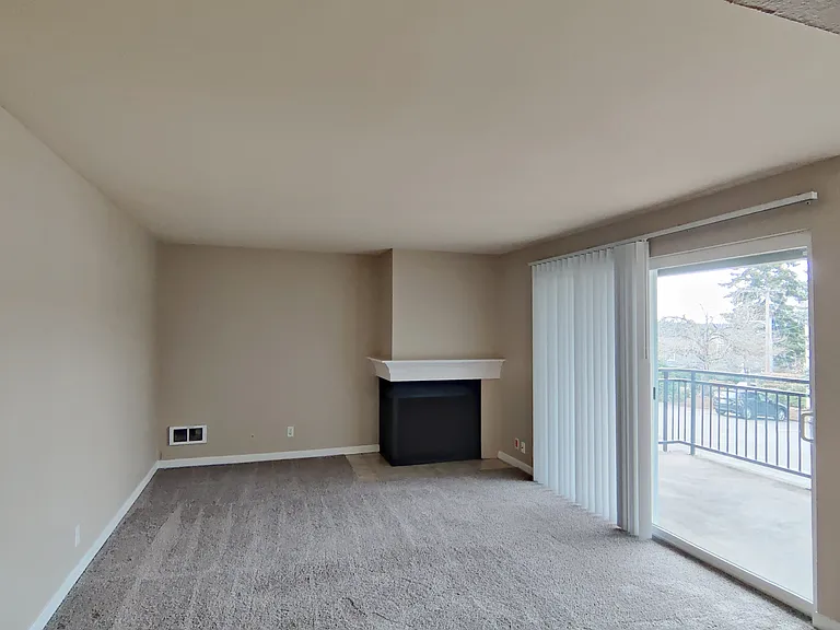 6007 Lakeview Dr #6 — Photo 2