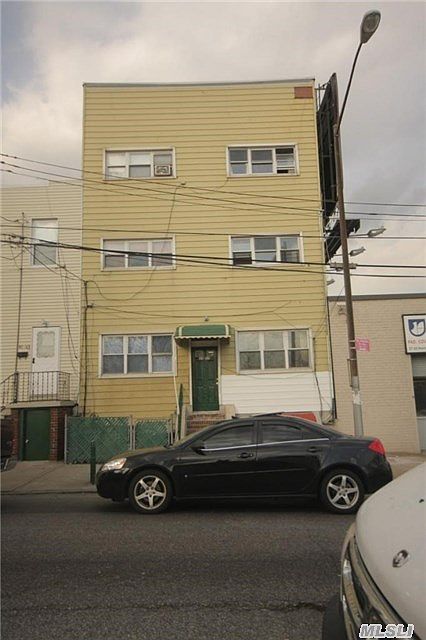 1st image of 3727 Hunters Point Ave