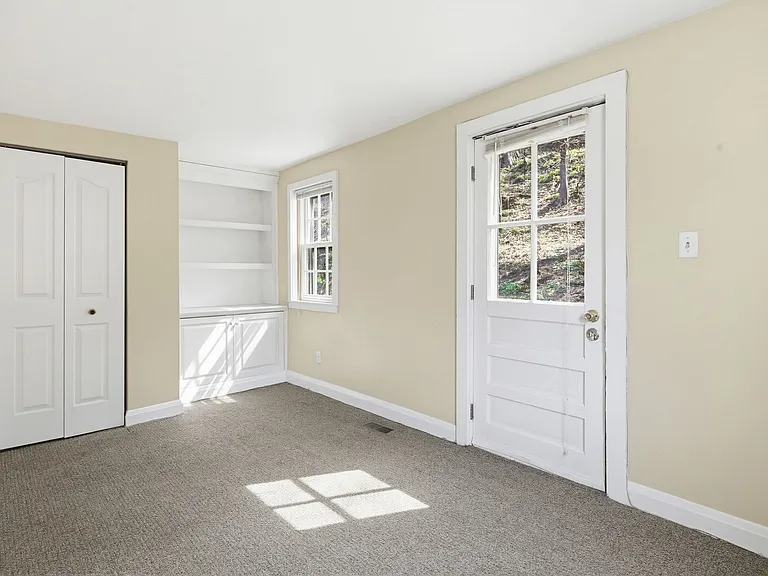 947 Oella Ave — Photo 28