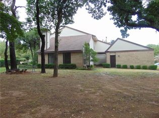 1821 Three Stars Rd, Edmond, OK 73034