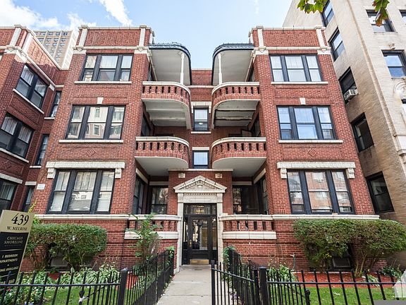 3rd image of 454 W Melrose St #2