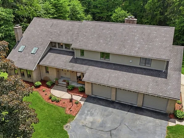 27 Lady Slipper Cir, Westfield, MA 01085