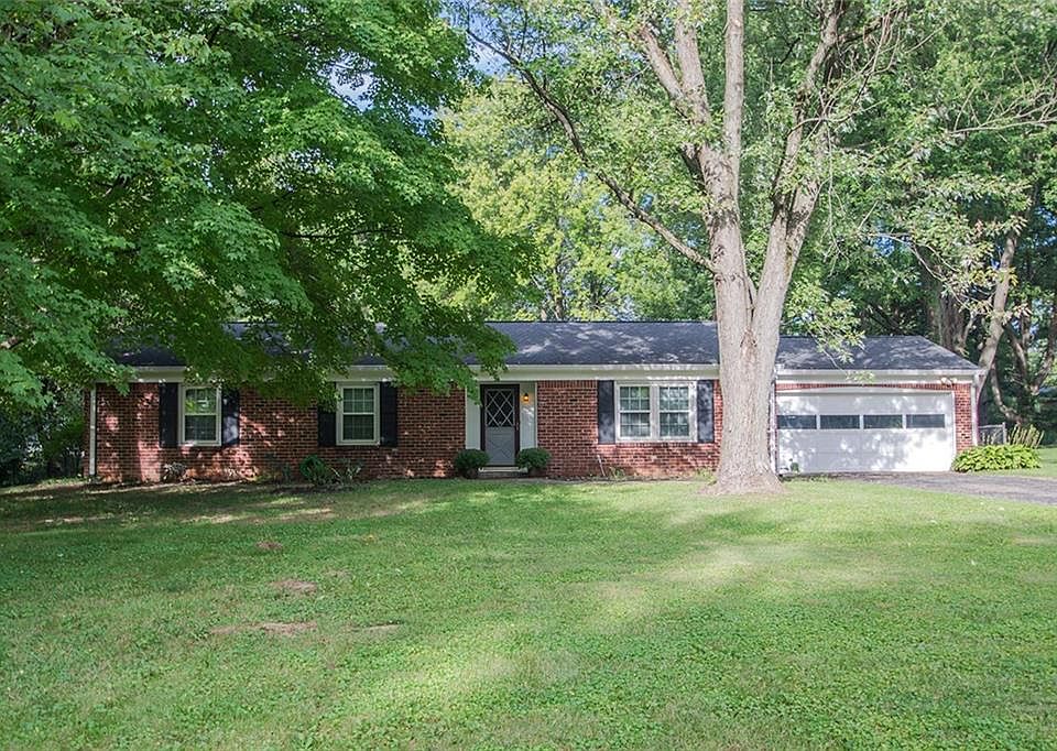 1st image of 6104 N Dorsett Pl