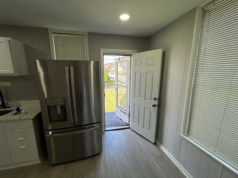 516 Woodbourne Ave — Photo 10