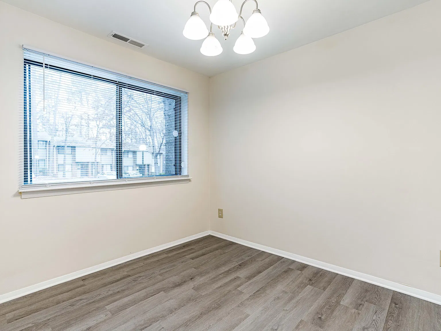 1232 Teakwood Pl — Photo 4