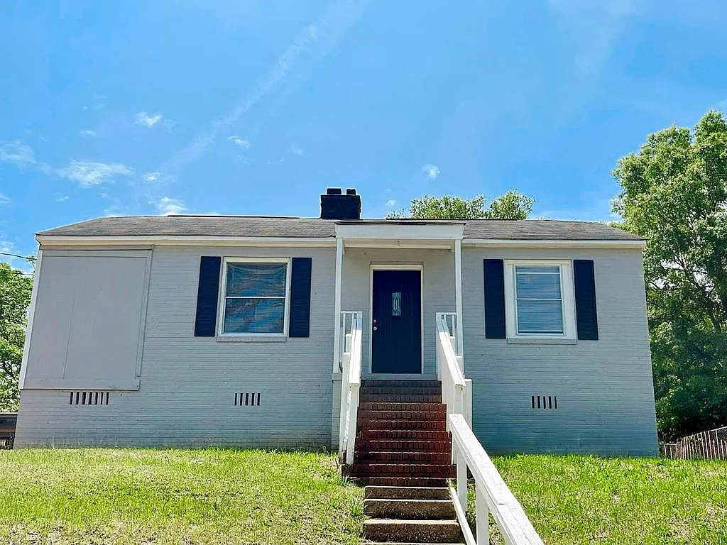 52 Mathews St photo 1