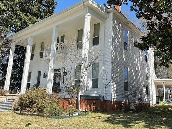 3rd image of 630 N Main St