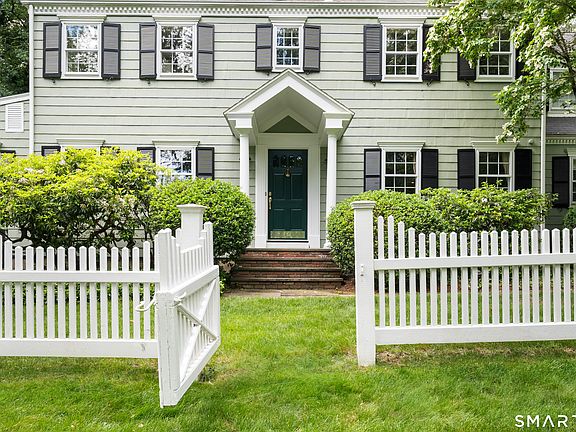 3rd image of 130 Comstock Hill Road