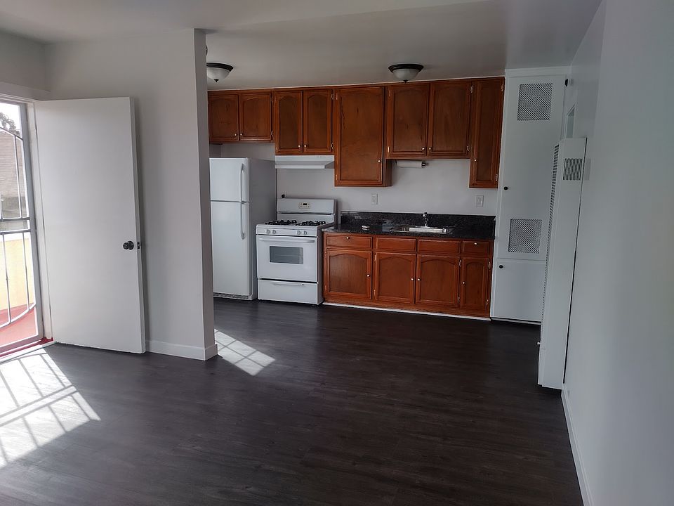 1st image of 219 S Rowan Ave #1