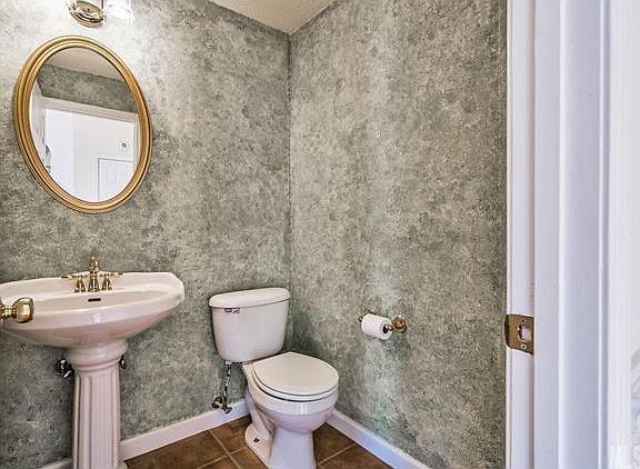 3rd image of 2624 Ironwood Dr