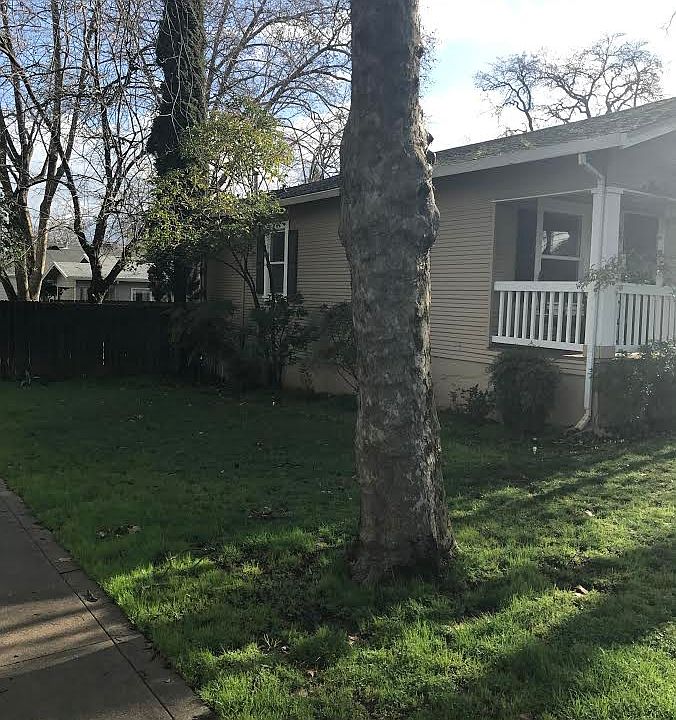 1st image of 311 Yosemite St