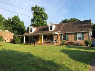 2406 Chris Dr, Clarksville, TN 37043