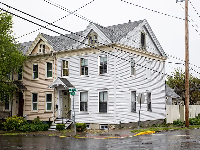 562 State St — Photo 1