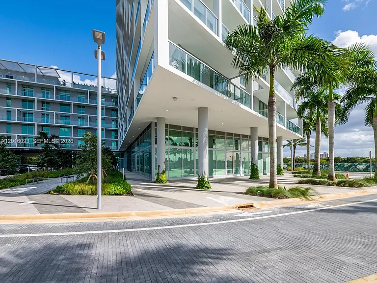 2000 S Metropica Way #2007 — Photo 31