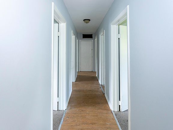 5th image of 496 Glendower Ave