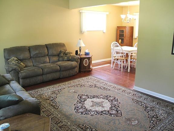 5th image of 543 N 93rd St