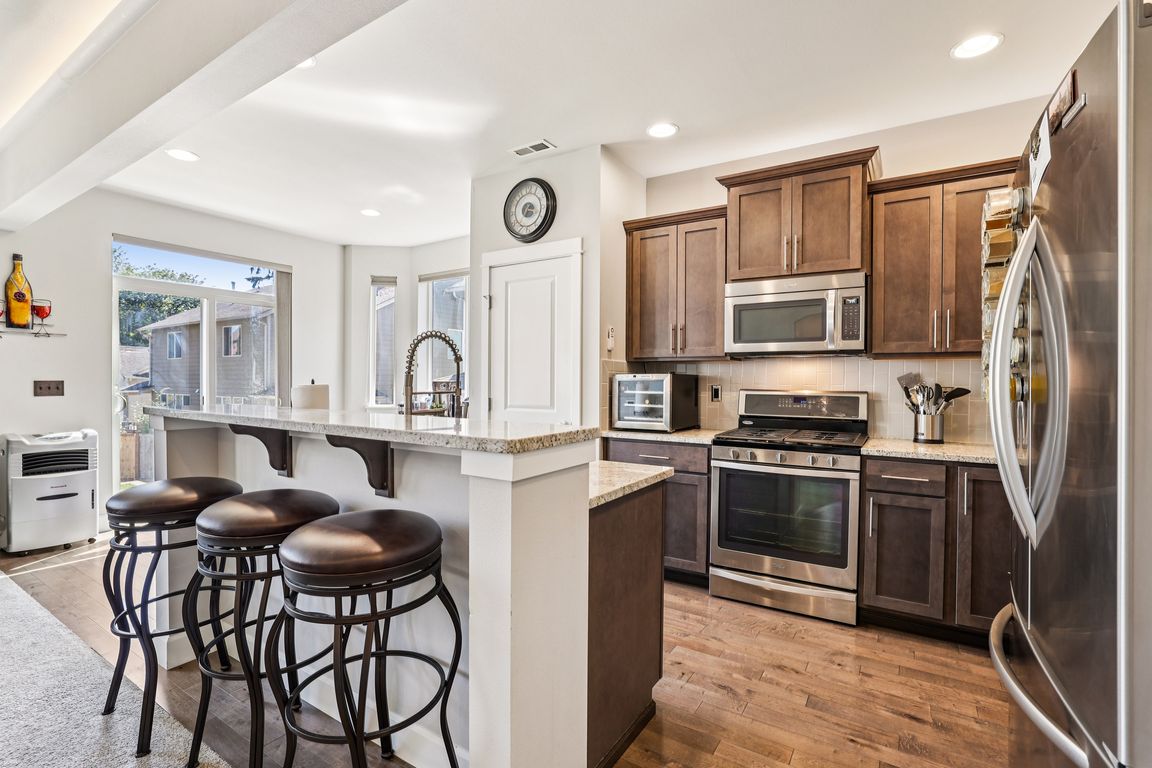 S 279th St-S1707-012.jpg