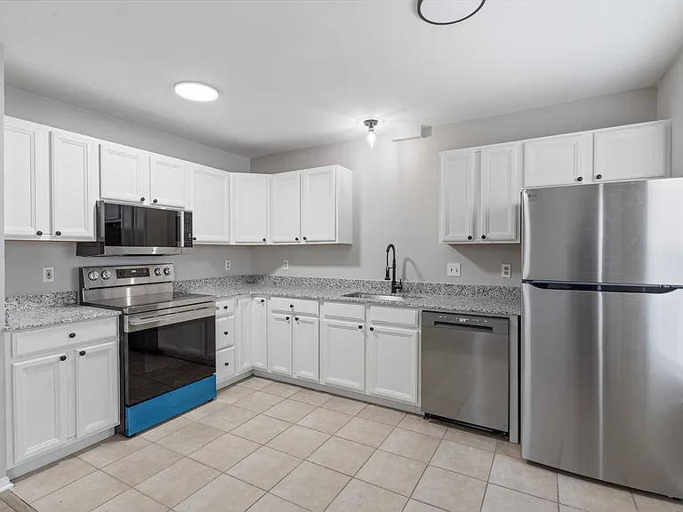829 N Oakland Ave #1 — Photo 6