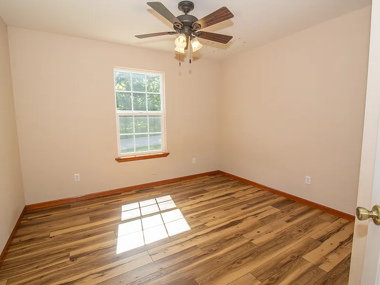 22039 Harlan Ln — Photo 15