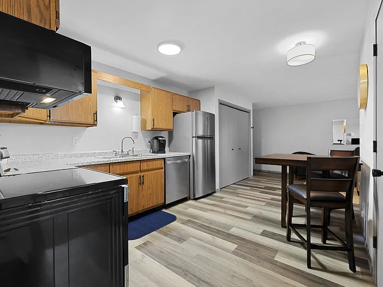 1005 S Lake St #G — Photo 13