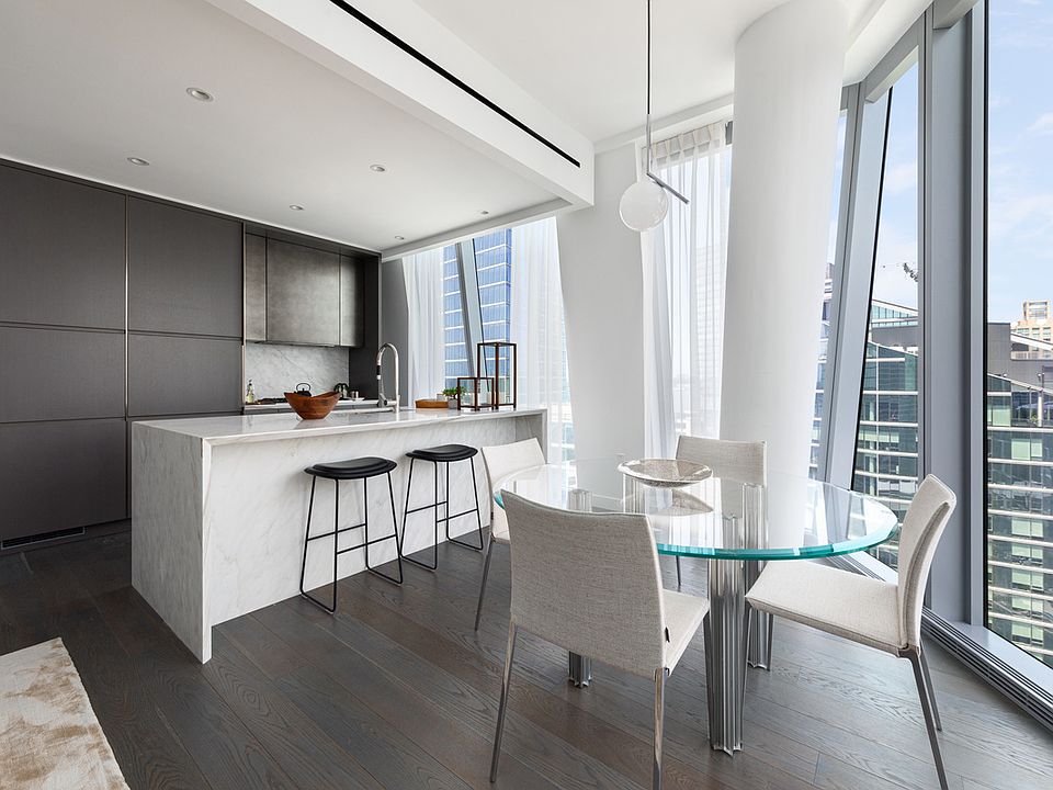 1st image of 645 W 59th St #2805