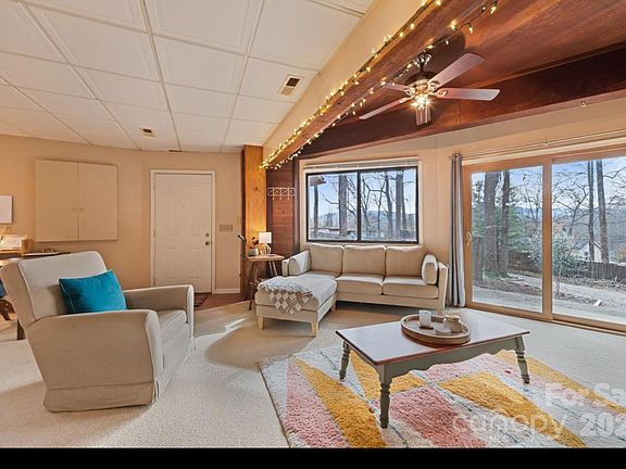 4th image of 12 Shady Ln Floor 1