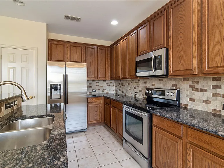 3501 Jackson Dr — Photo 6