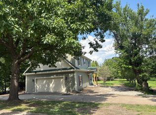527 W Elm St, Olathe, KS 66061