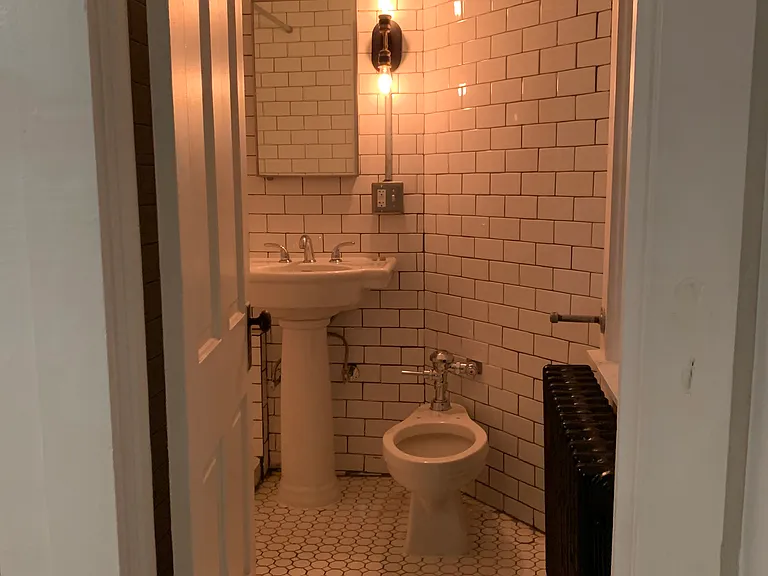 705 Fountain Sq #6 — Photo 3