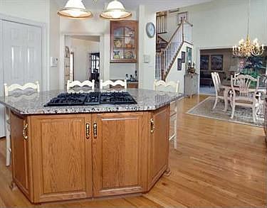 4th image of 1210 Twelve Oaks Ct