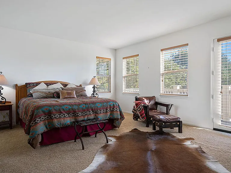 477 Hawk Canyon Ct — Photo 7