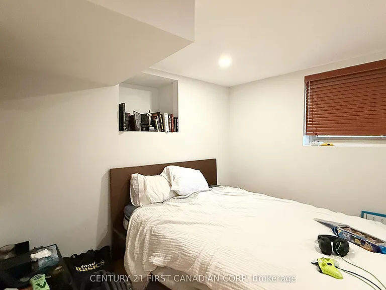 80 Rollscourt Pl — Photo 19