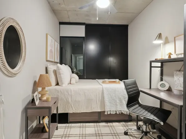 4221 12th Ave NE #2131, Seattle, WA 98105