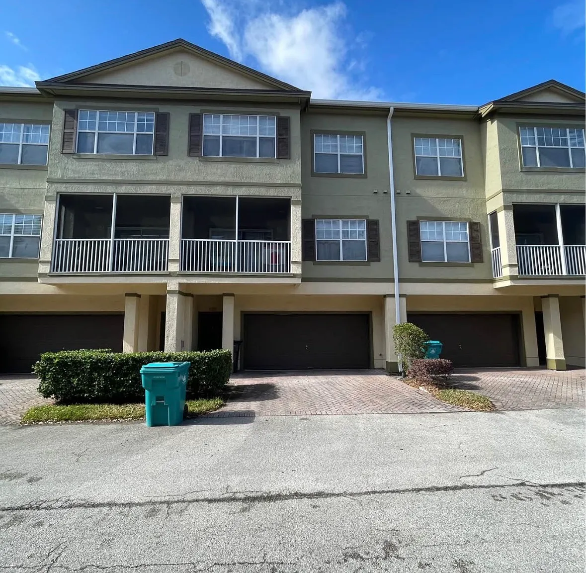 2 bed, 2.5 bath, 1250 sqft, $1,950 — Photo 1