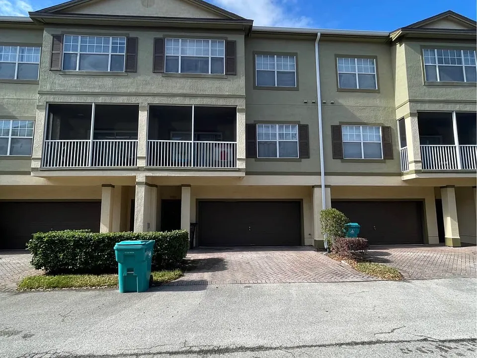 2550 Grand Central Pkwy #12