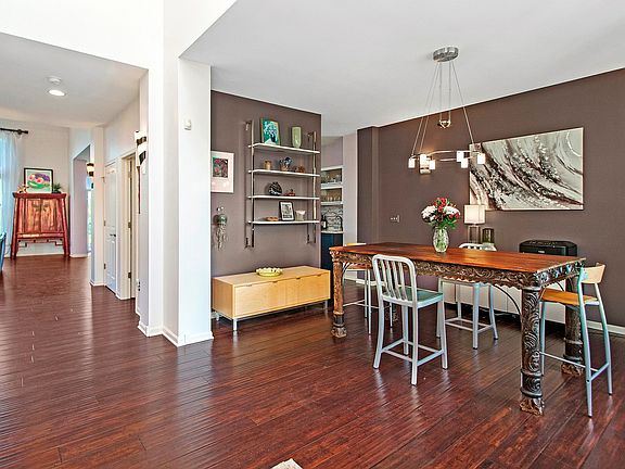 Foyer/Formal Dining Room