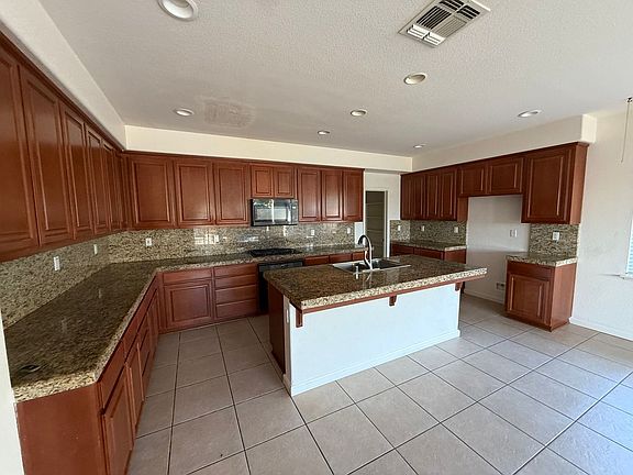 2nd image of 3380 Bridgeway Lakes Dr