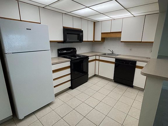 2nd image of 106 Broad St #26