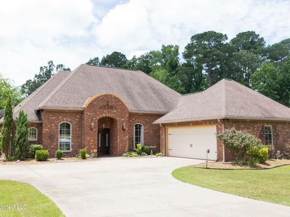 103 Bainbridge Bnd, Canton, MS 39046