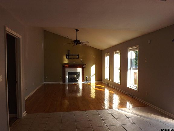 4th image of 2 Finish Line Ct