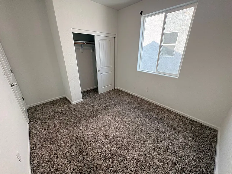 947 W Payson Ave — Photo 12