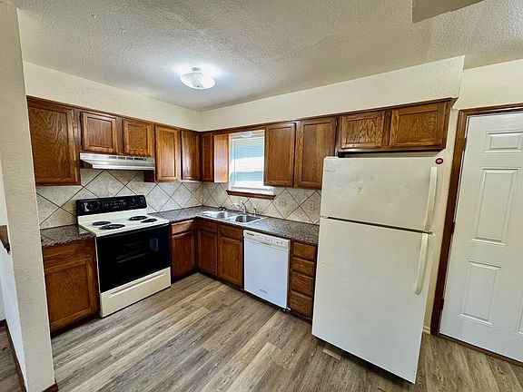 5th image of 701-711 S Foster Ave