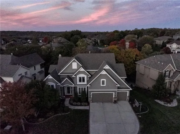 11674 S Sumac St, Olathe, KS 66061