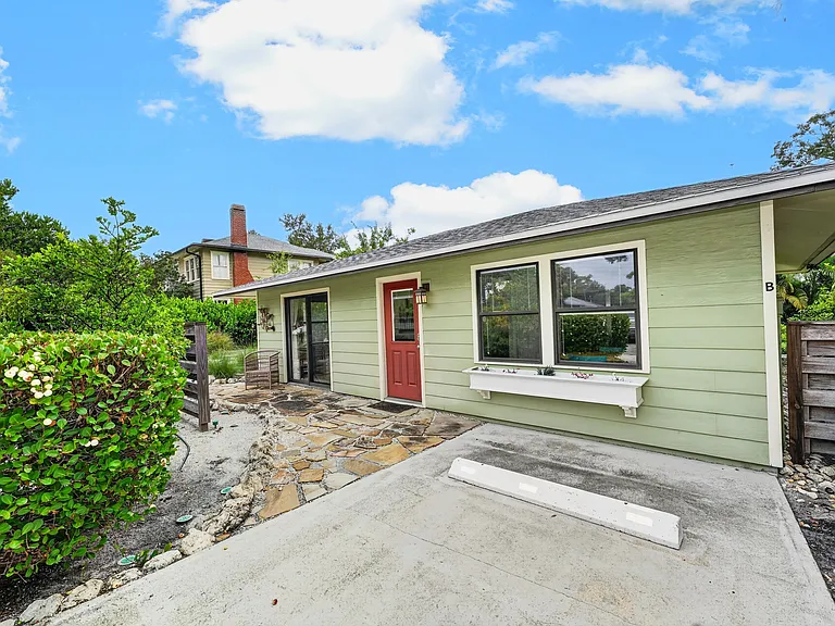 2475 Alameda Ave #B — Photo 23