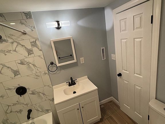 5th image of 678 Orchard St #1